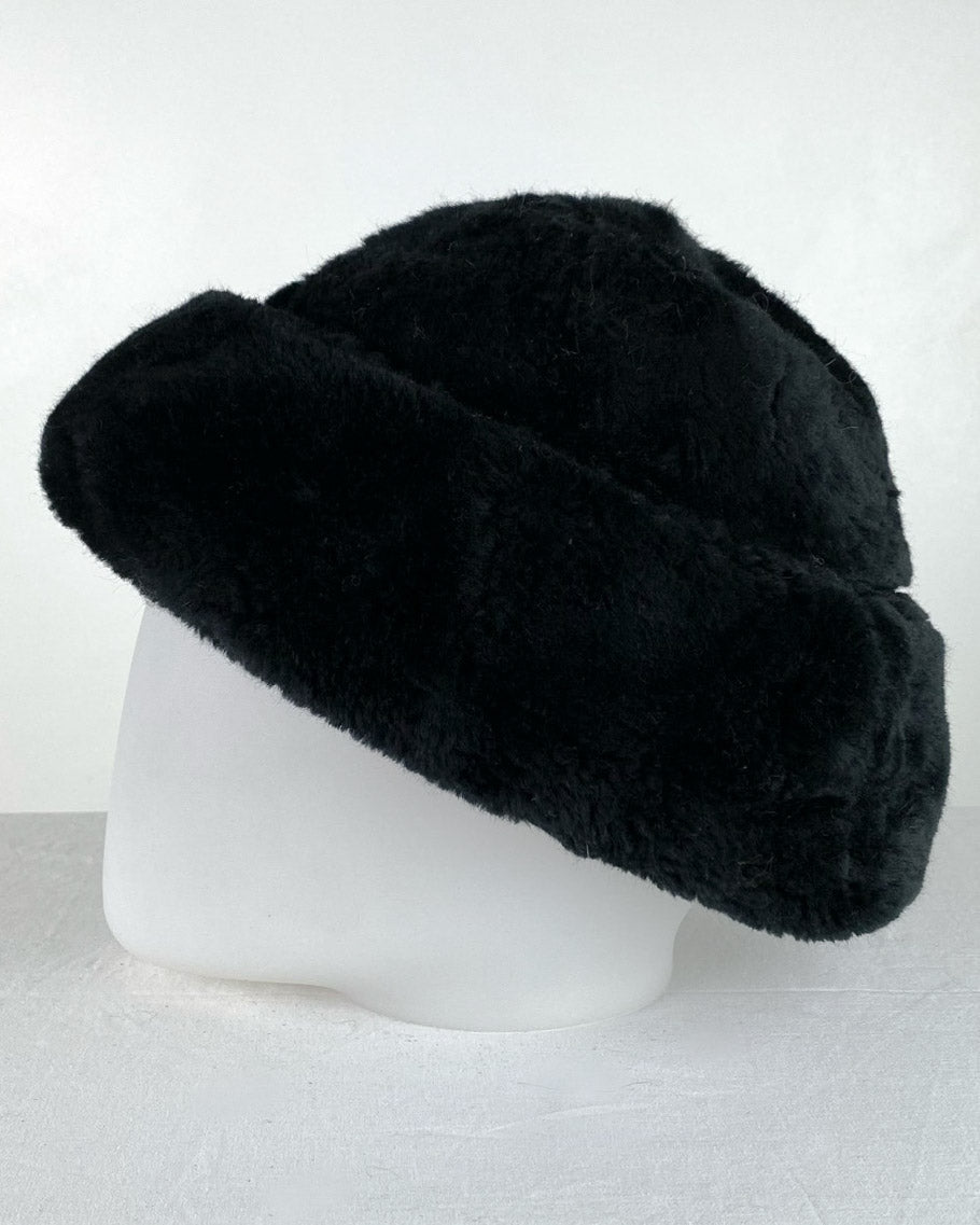 Cappello Nero in Pelliccia Sintetica