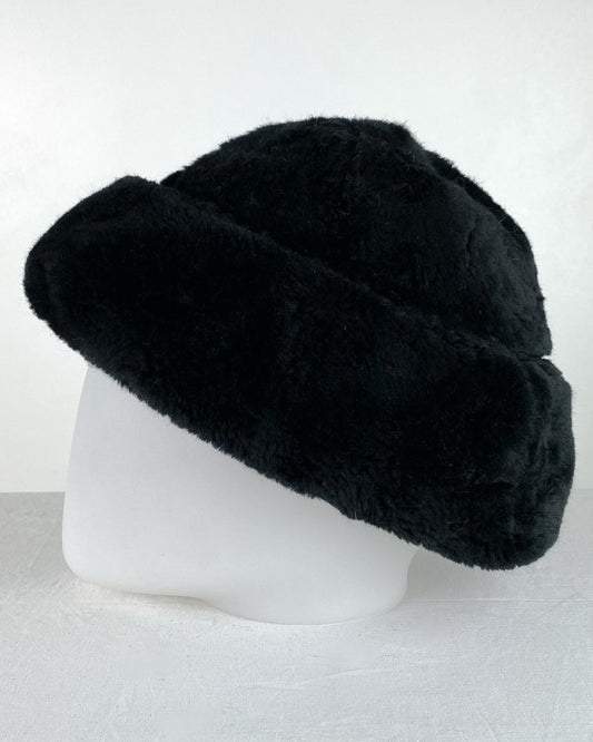 Cappello Nero in Pelliccia Sintetica