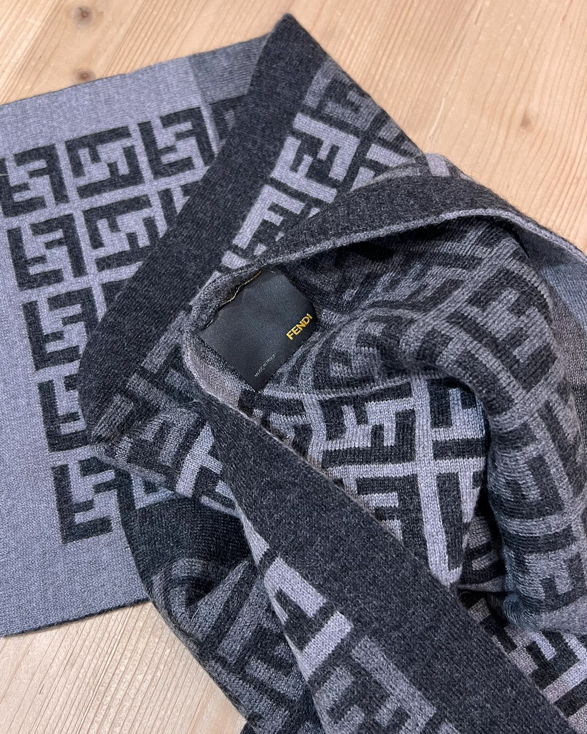 Fendi Sciarpa Logata U