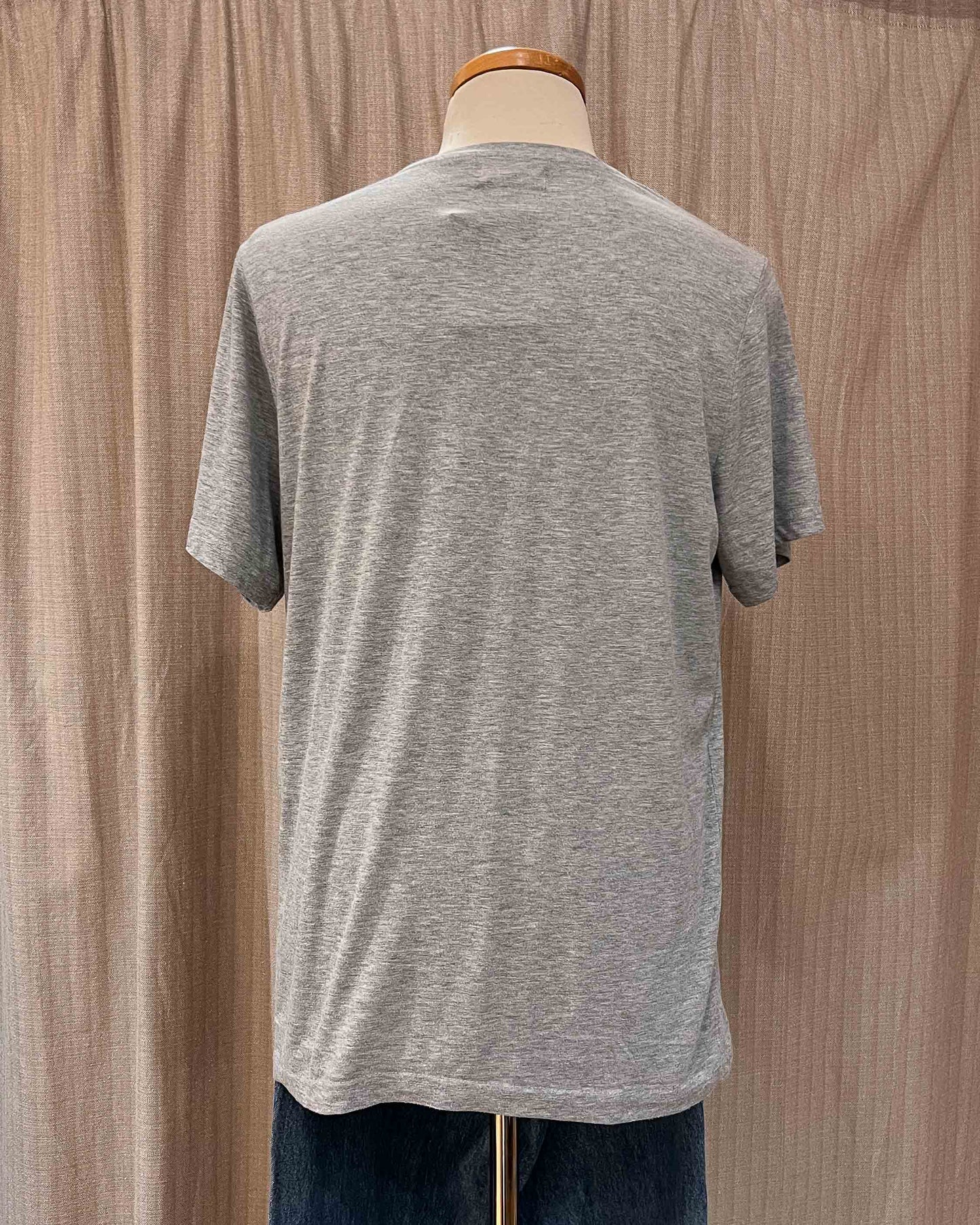 Fred Perry - Logo Tee - S Over