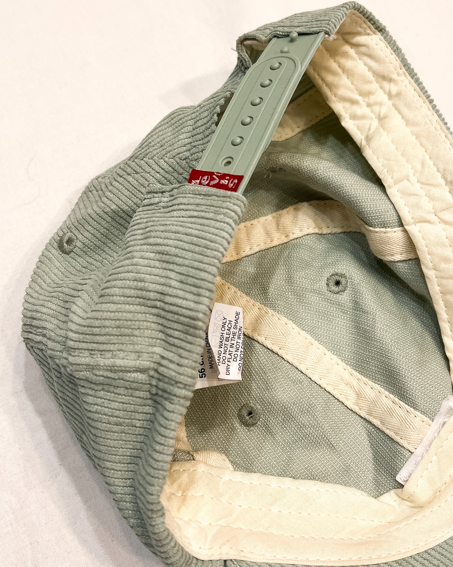 Levi's Cappellino in Velluto a Coste Verde Salvia