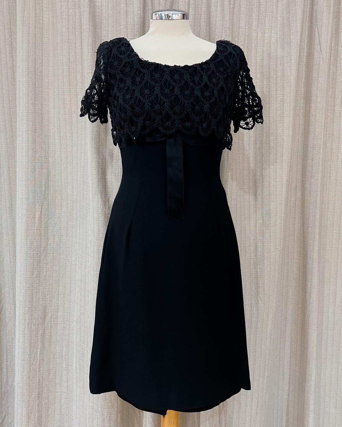 Vestito Tubino con Ricamo - S