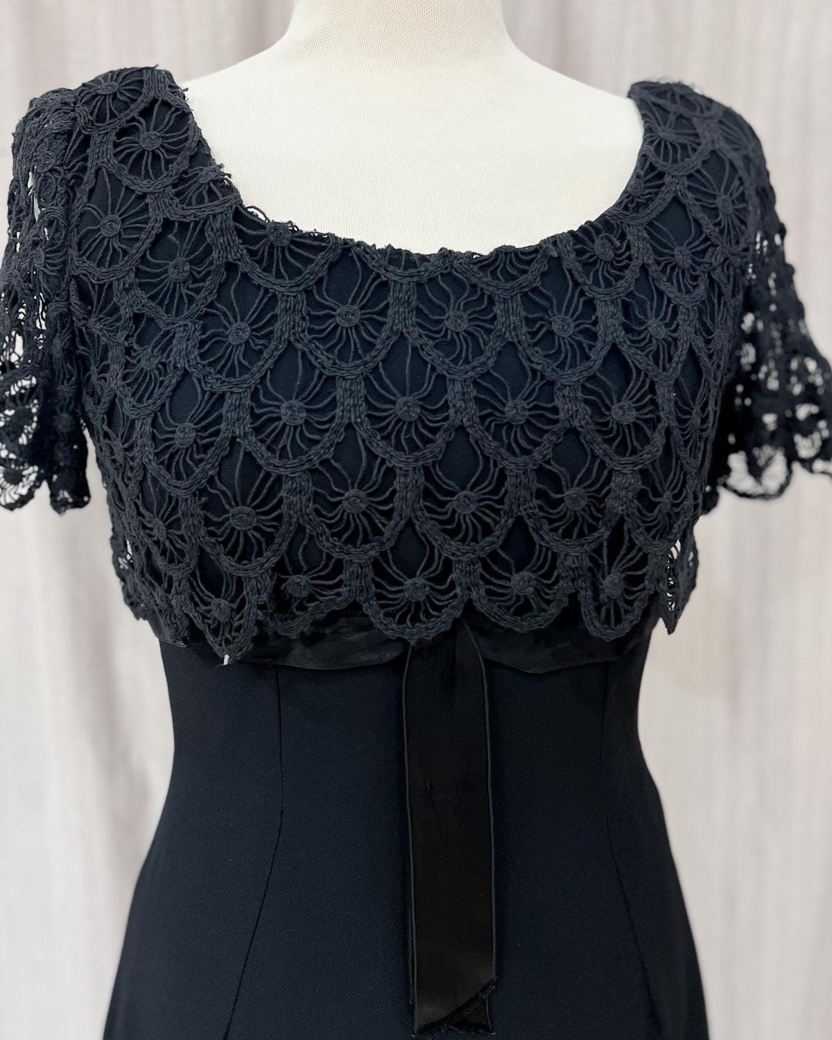 Vestito Tubino con Ricamo - S