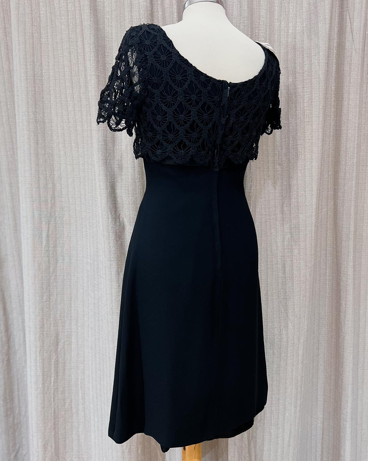 Vestito Tubino con Ricamo - S