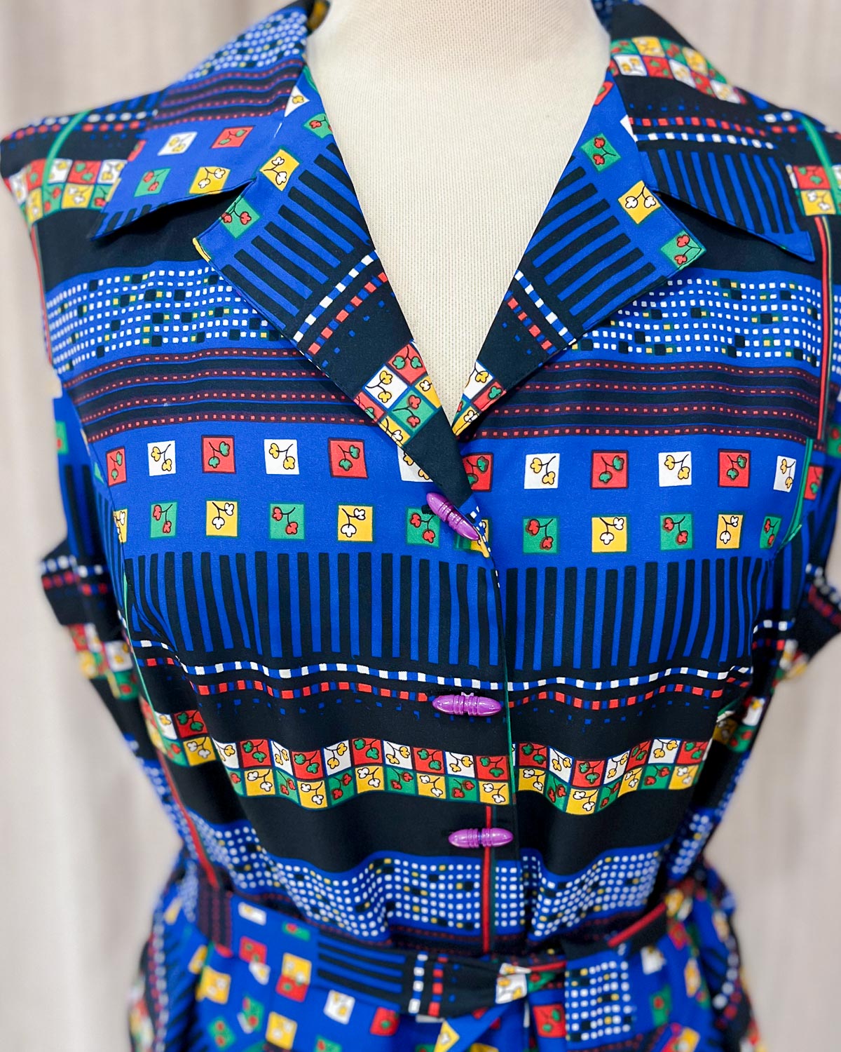 Vestito Smanicato Fantasia Geometrica - L