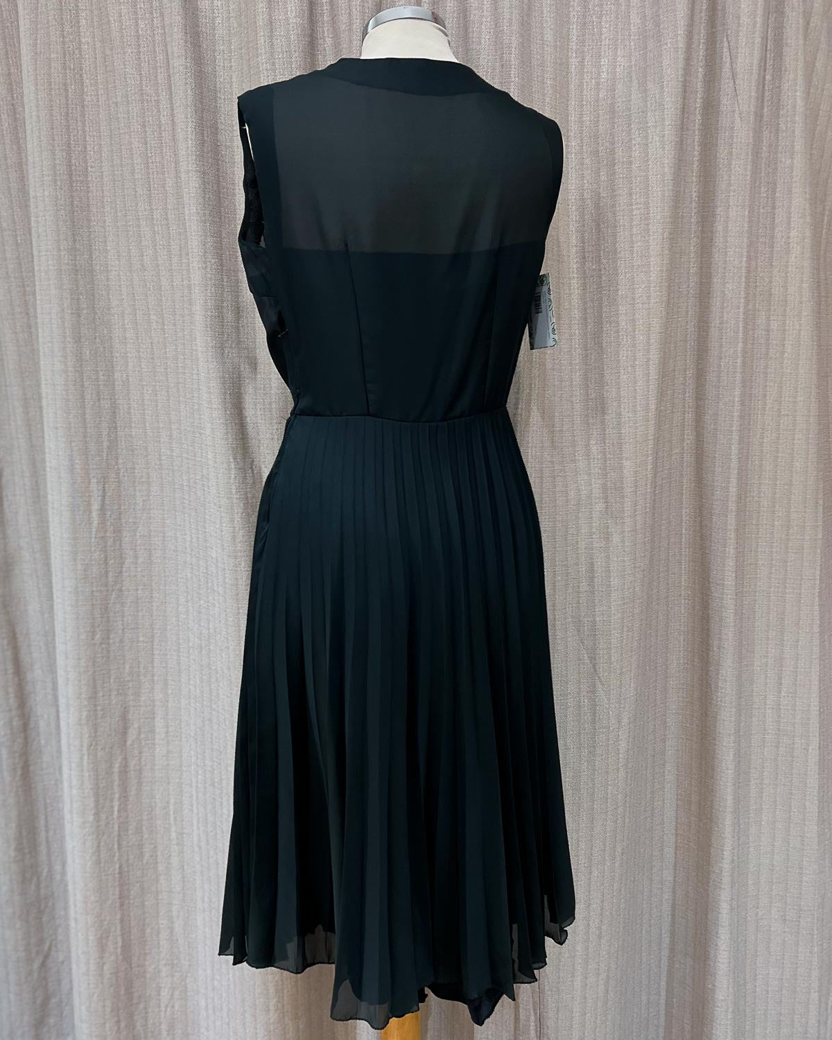 Abito Plissettato con Collo Sceso - S/M