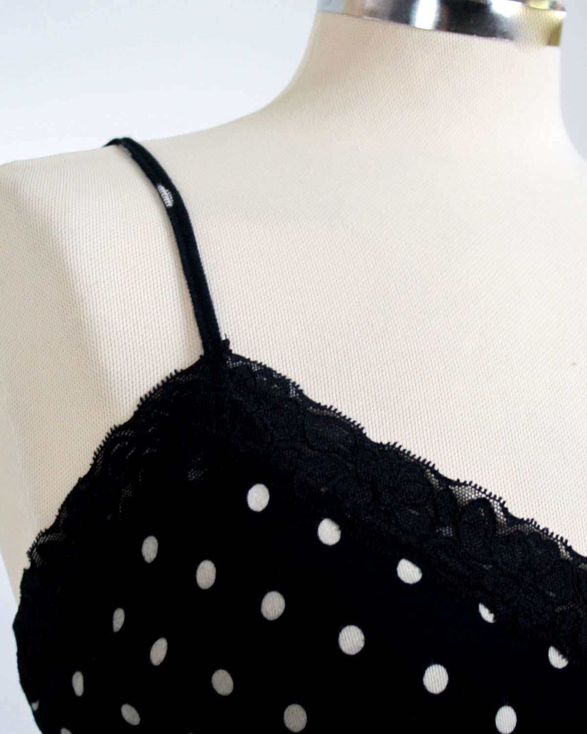Top A Pois Con Ricamo Taglia M