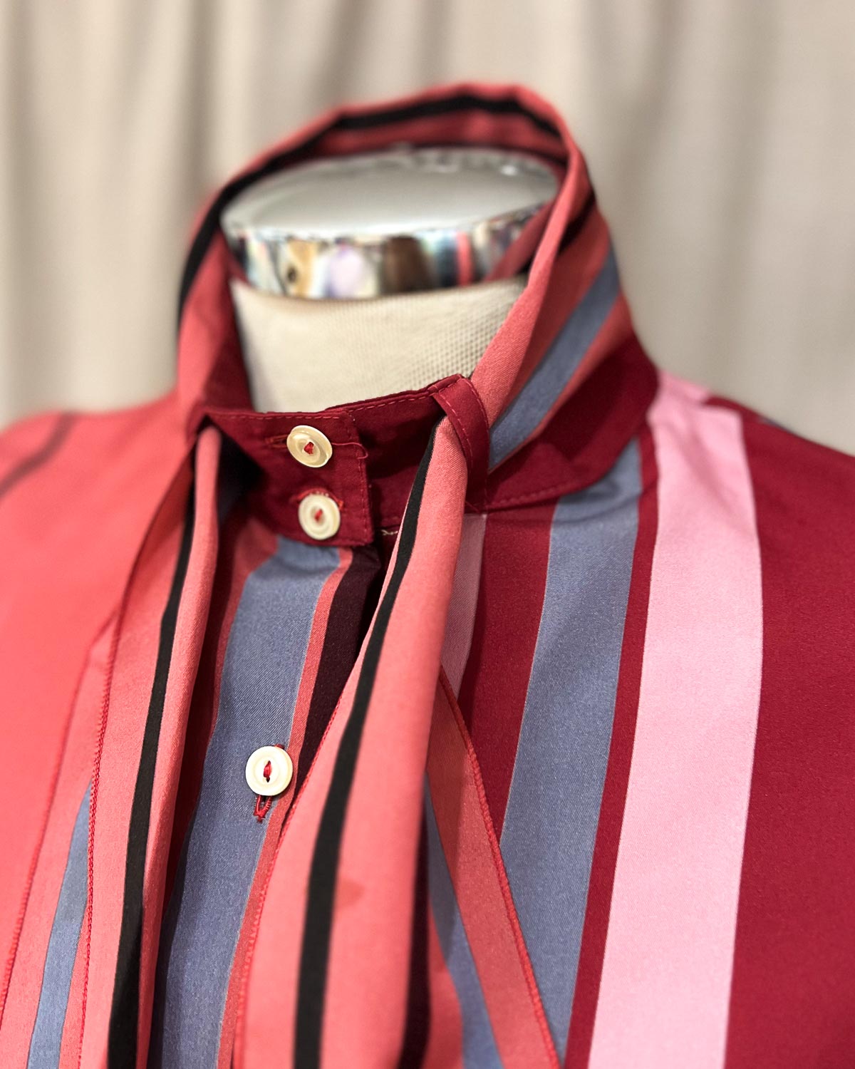 Blusa Con Cravattino A Fantasia - S