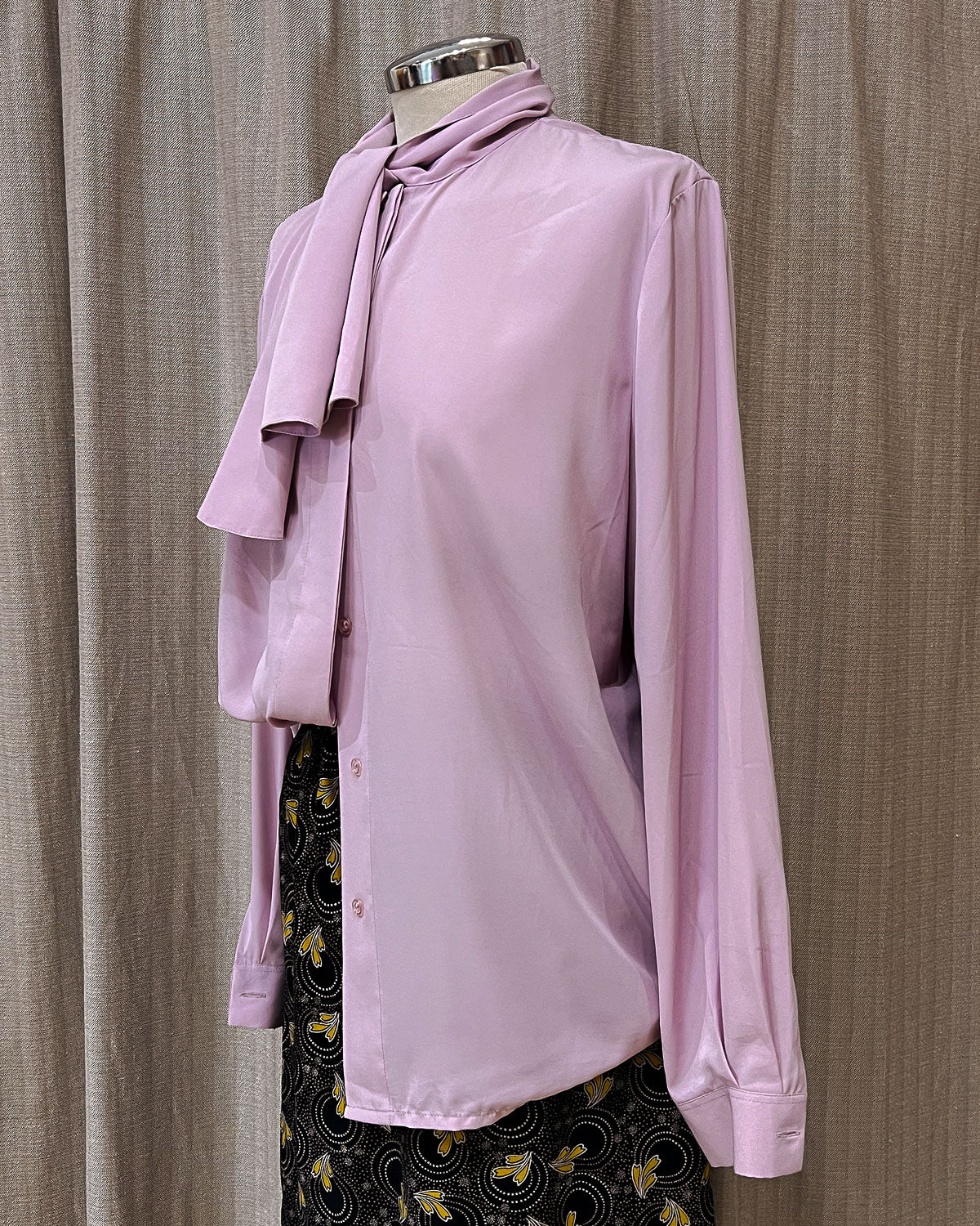 Blusa Monocolore Con Cravattino - L