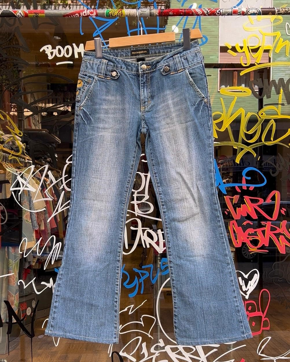 Jeans A Zampa Con Dettagli  S