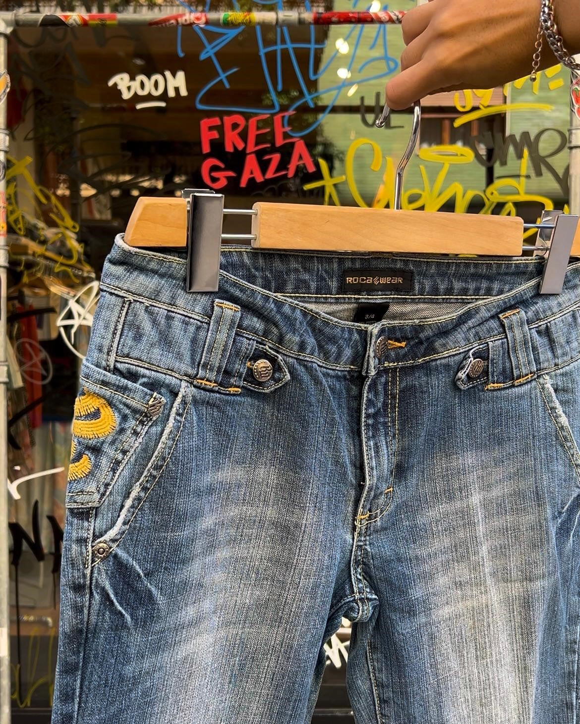 Jeans A Zampa Con Dettagli  S