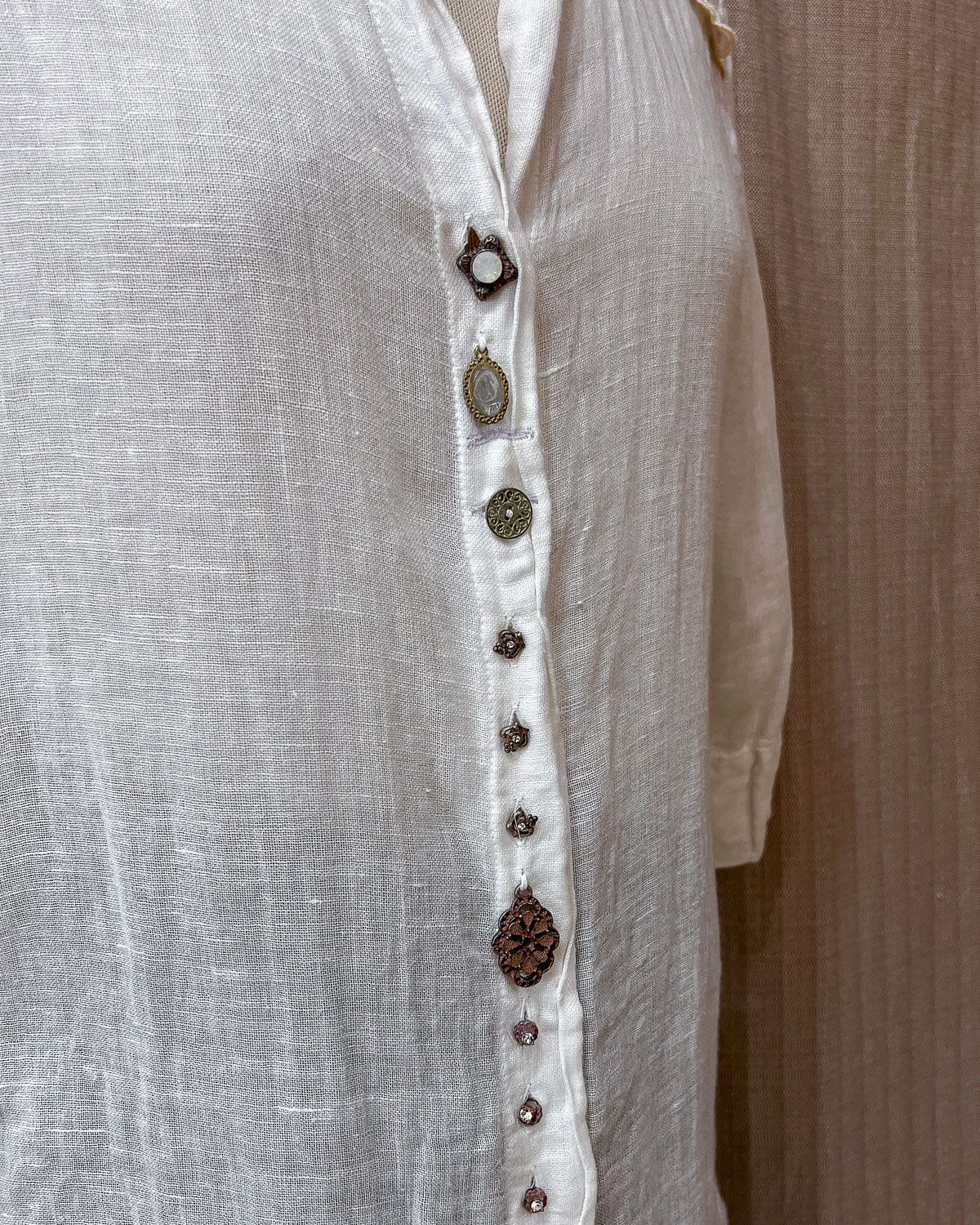 Vestito In Misto Lino Con Bottoni Gioiello  S/M