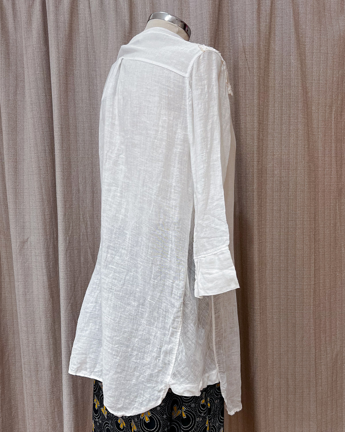 Vestito In Misto Lino Con Bottoni Gioiello  S/M