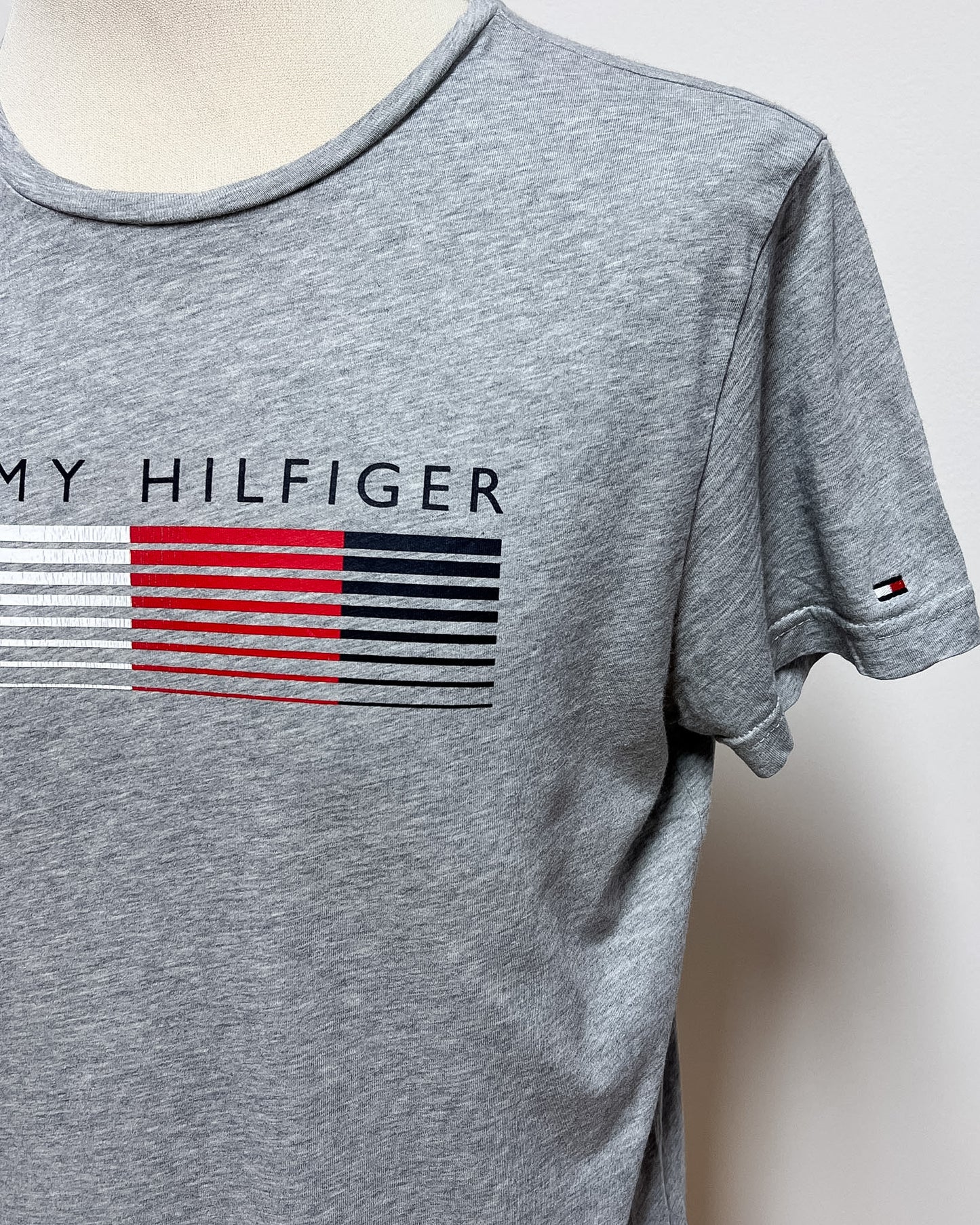 Tommy Hilfiger  Vintage Tee  M