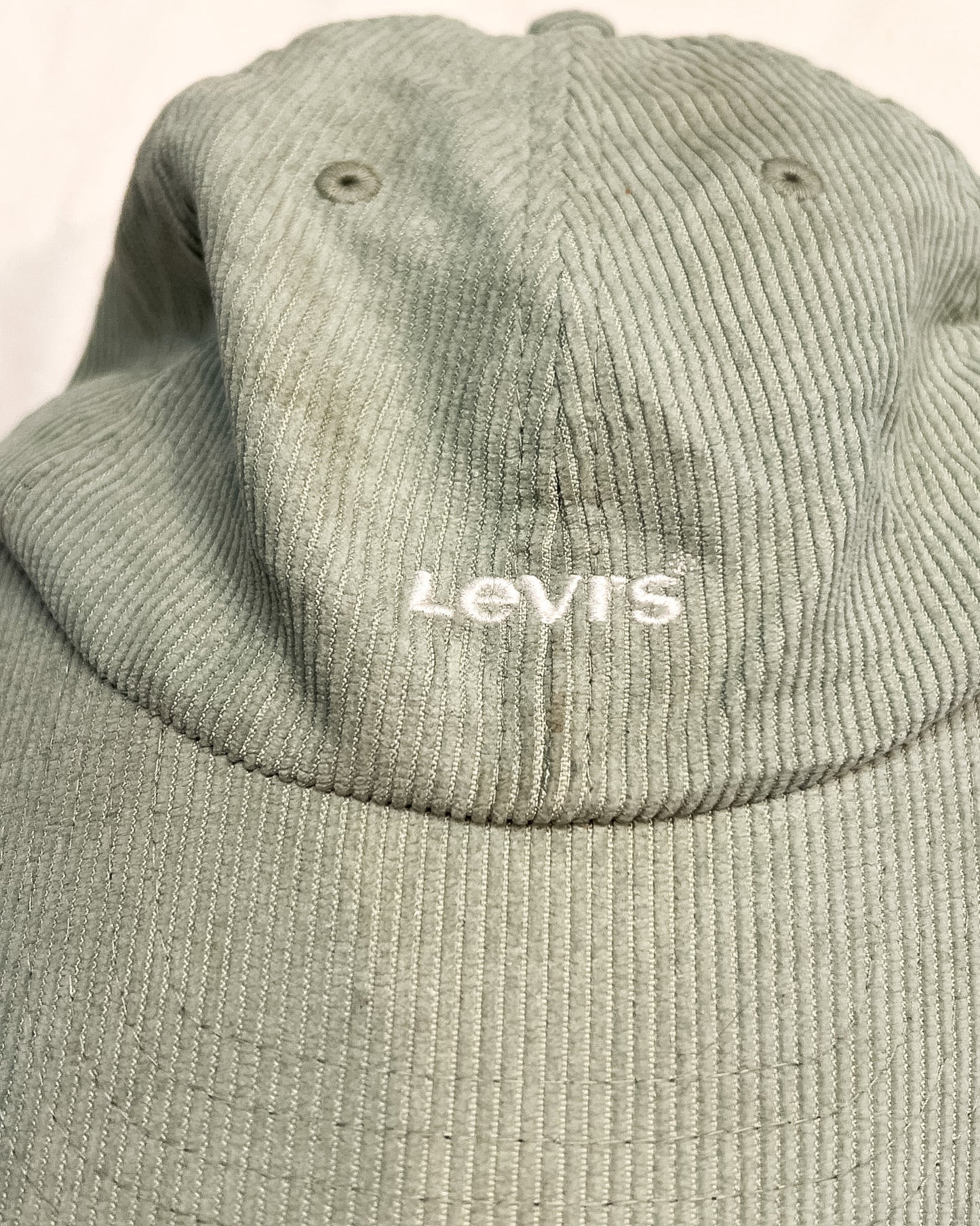 Levi's  Cappellino in Velluto a Coste Verde Salvia
