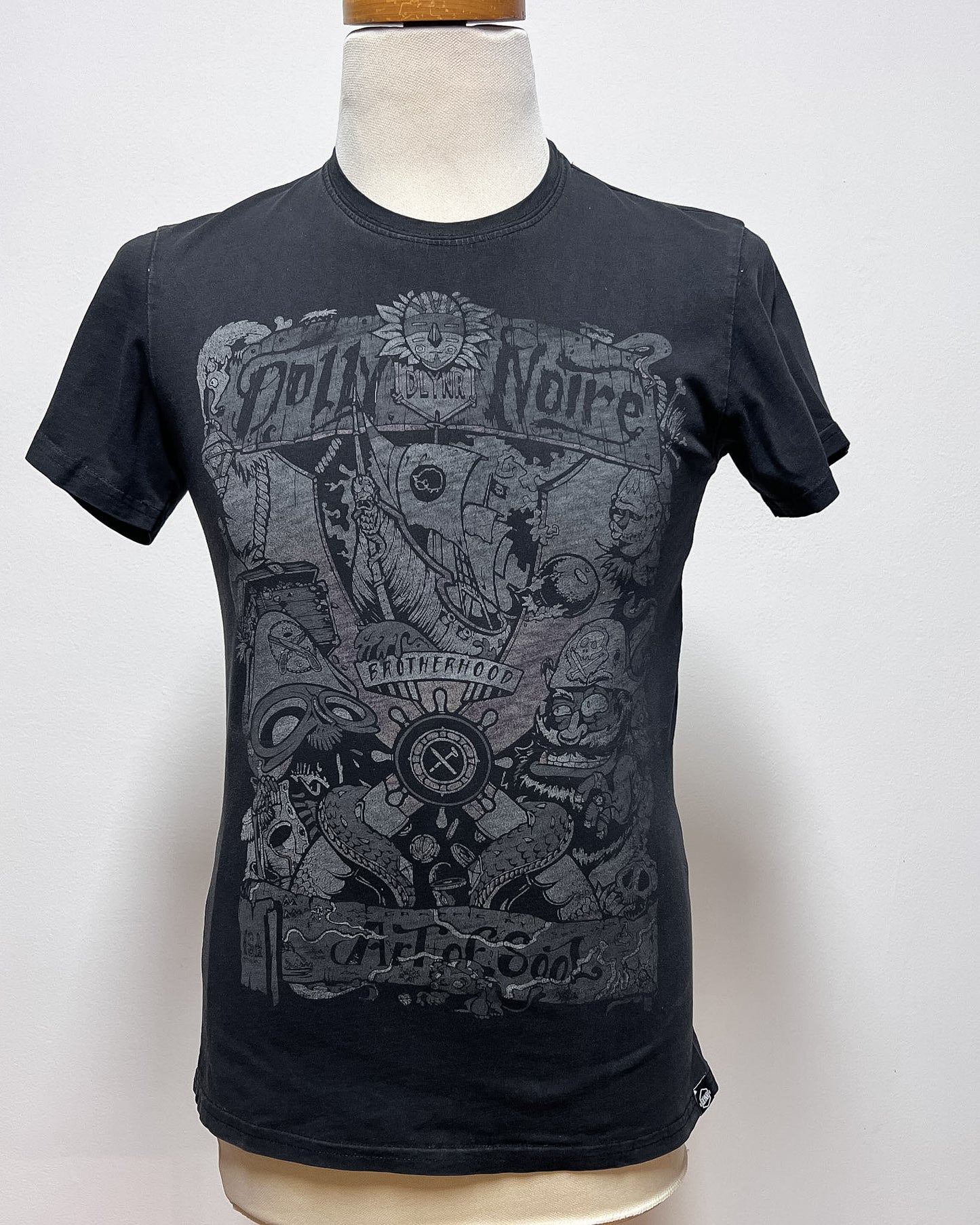 Dolly Noire  Tshirt Grafica  S