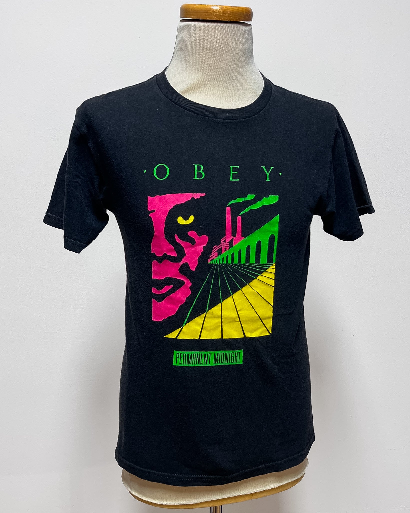 Obey  Graphic Tee  S