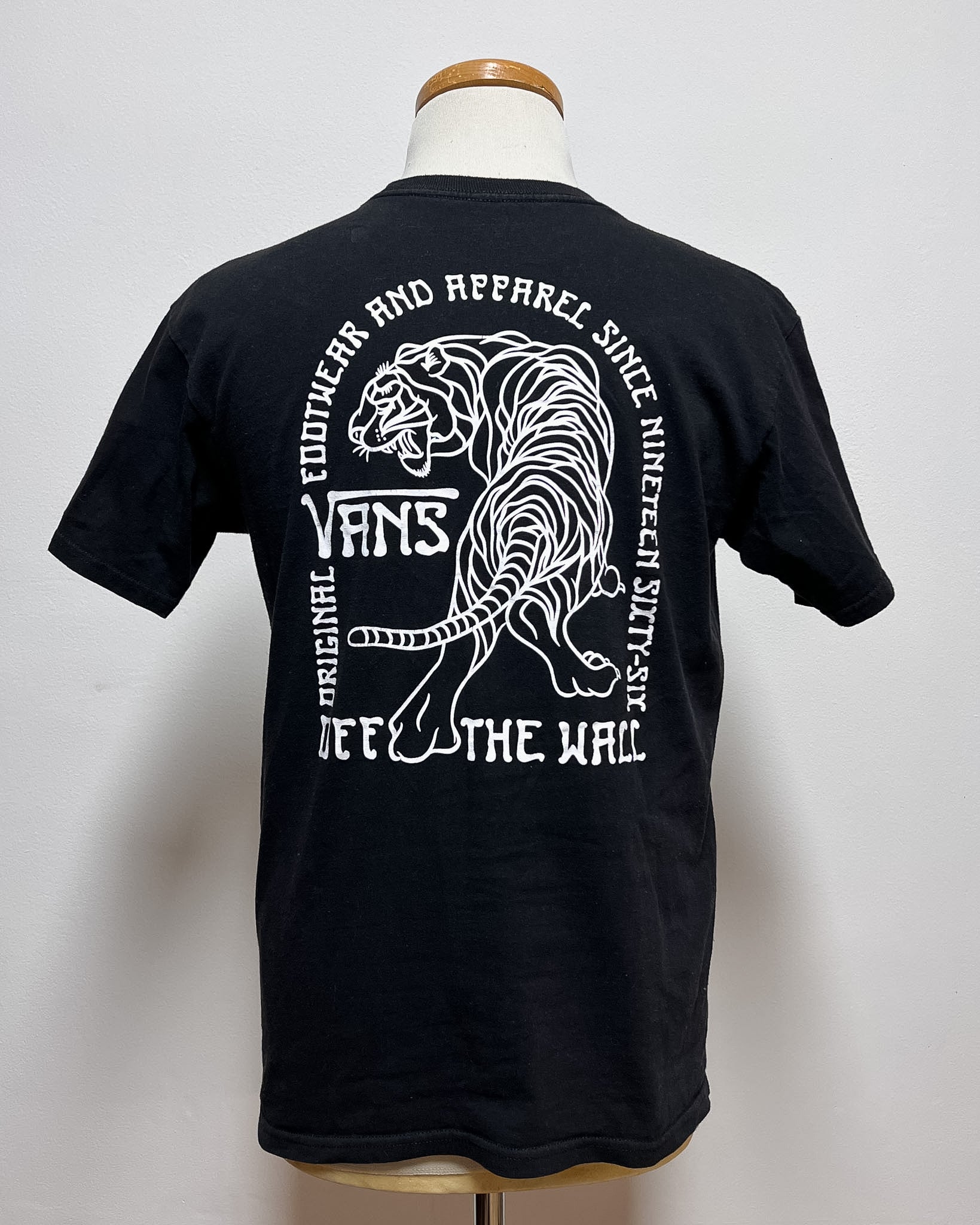 Vans  Graphich Back Tee  M