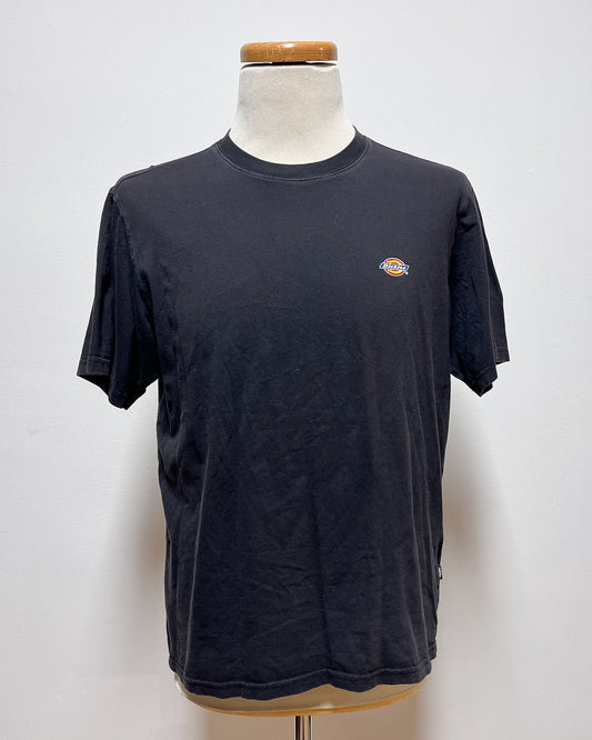 Dickies  Small Logo Tee . M