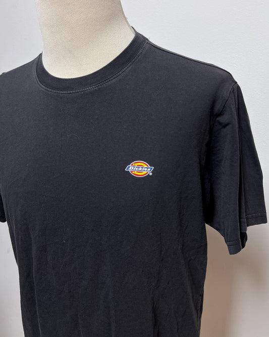 Dickies  Small Logo Tee . M