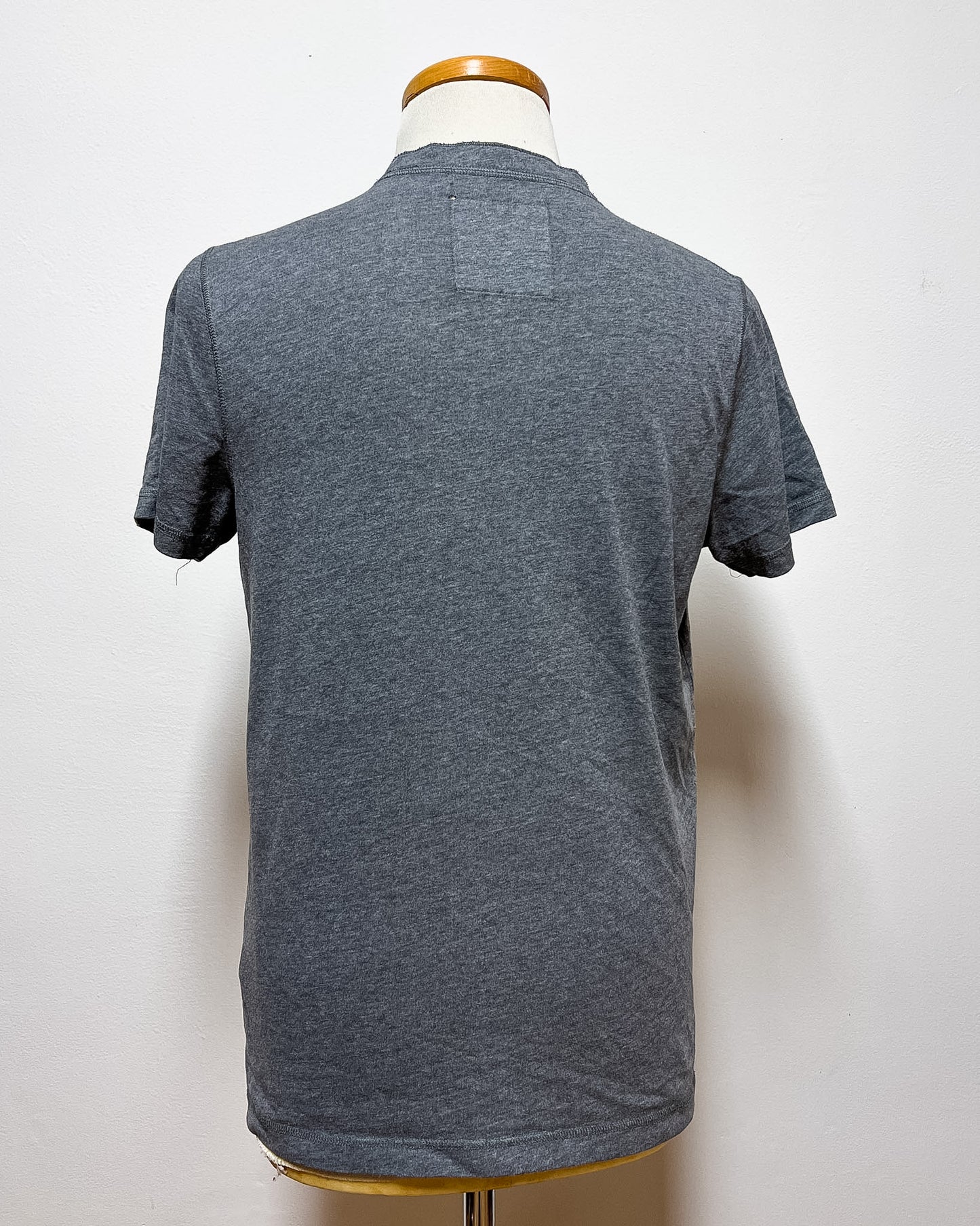 Hollister  Logo Tee  L