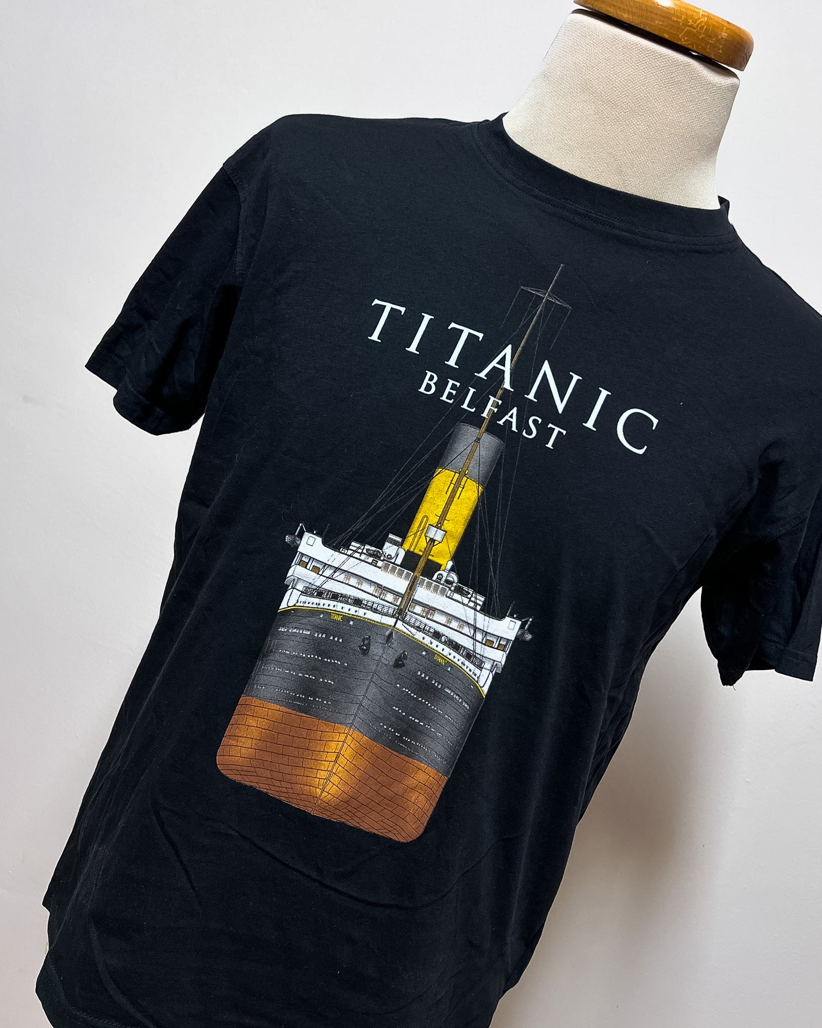 Titanic Belfast Graphic Tee  S